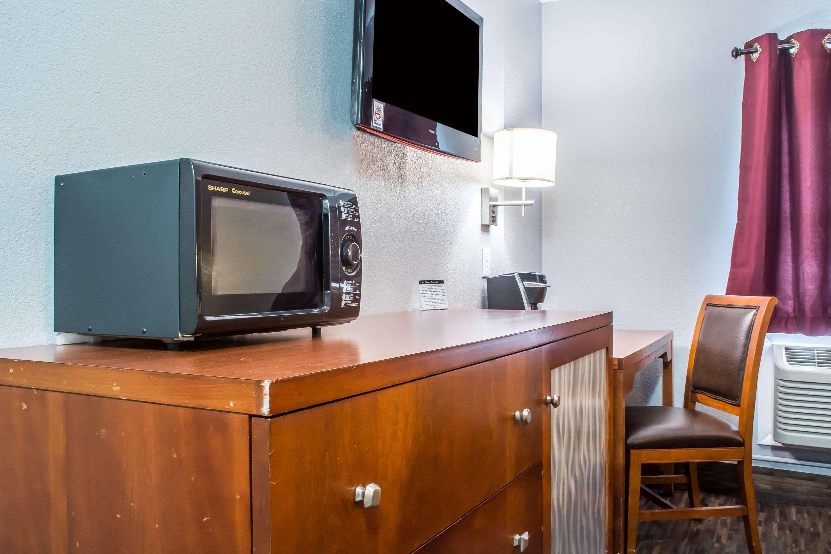 Econo Lodge Brockport Eksteriør bilde