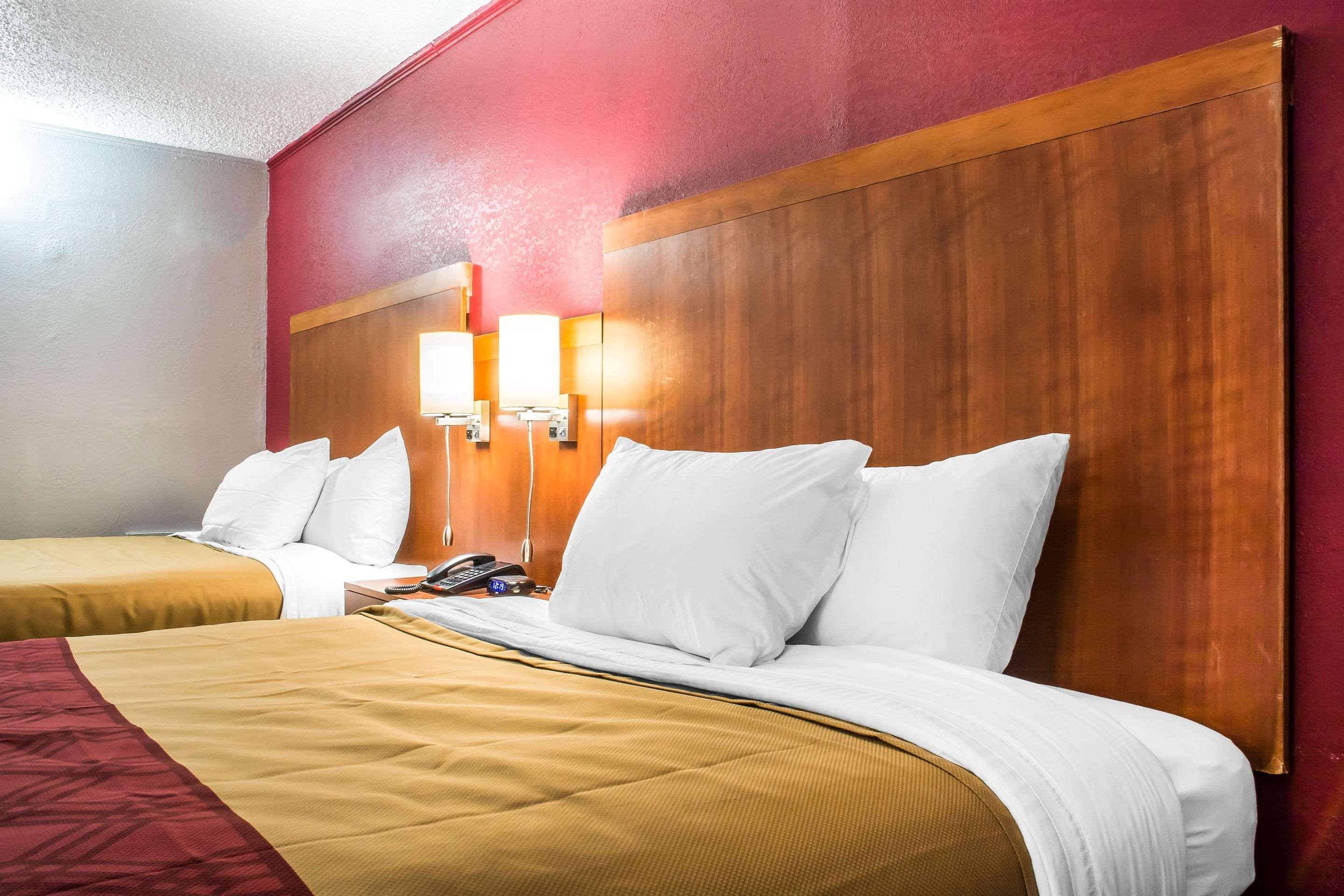 Econo Lodge Brockport Eksteriør bilde
