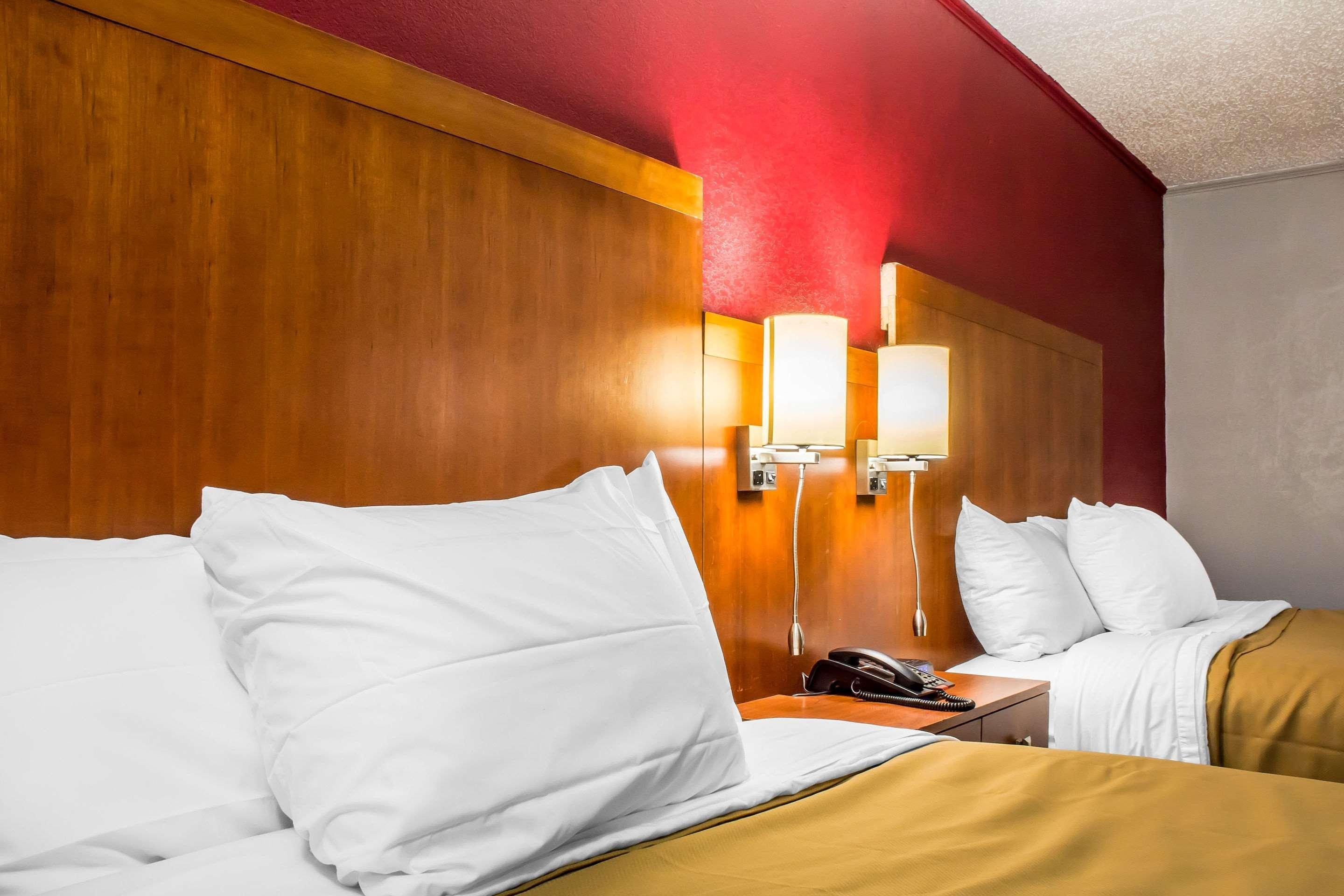 Econo Lodge Brockport Eksteriør bilde