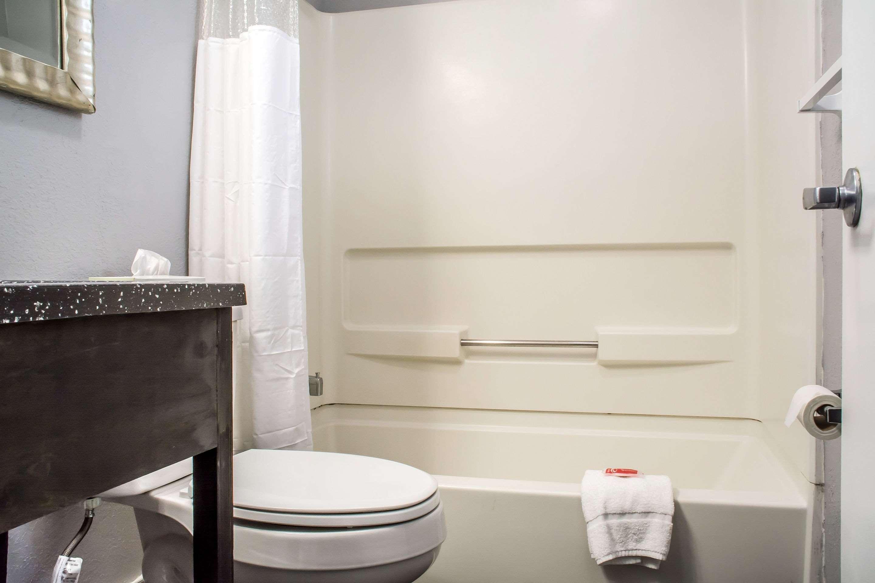 Econo Lodge Brockport Eksteriør bilde